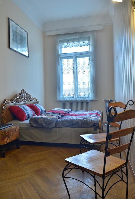Griboedov Hostel & Suites Tbilisi Rum bild