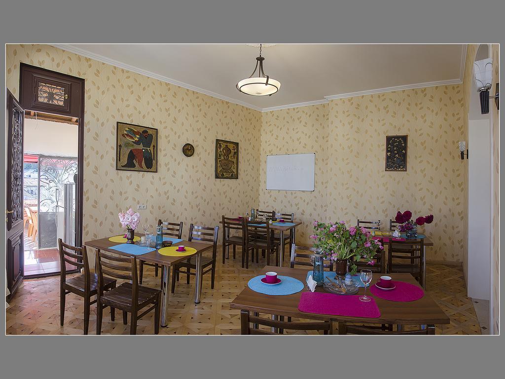 Griboedov Hostel & Suites Tbilisi Exteriör bild