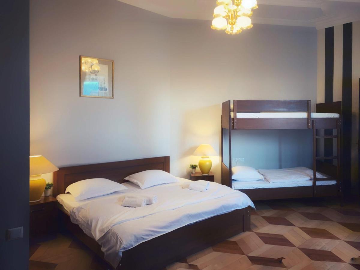 Griboedov Hostel & Suites Tbilisi Exteriör bild